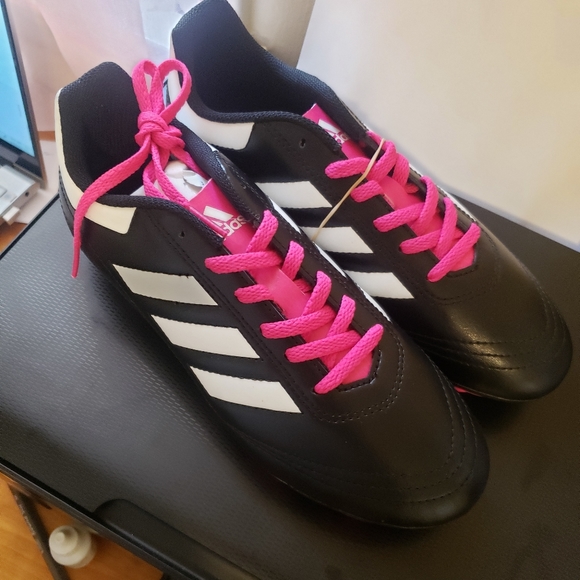 Shoe - Picture 3 of 5